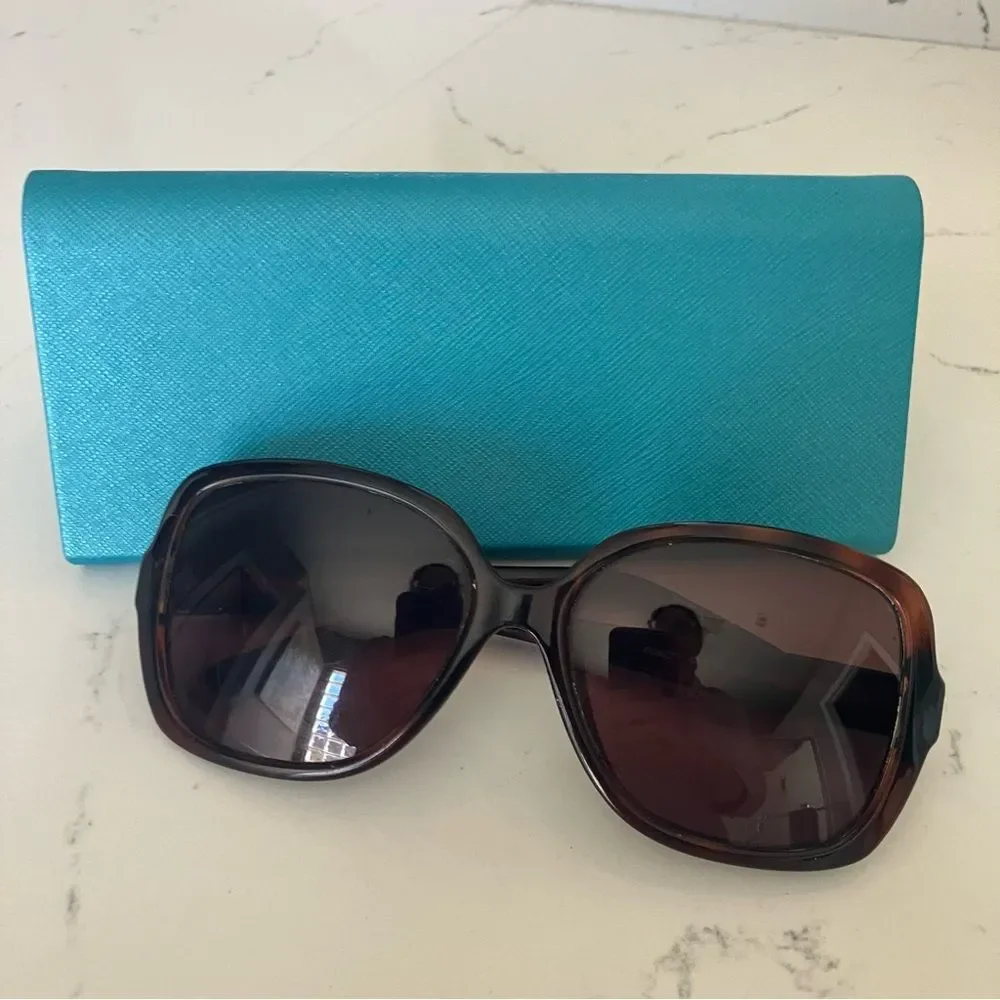 FENDI Women's Square Sunglasses FS5227 Tortoise Brown Italy - Picture 1 of 10